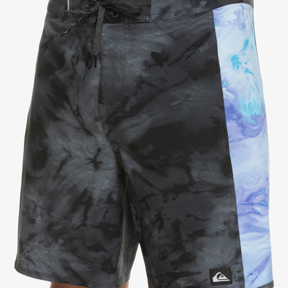 
                      
                        QUIKSILVER SURFSILK SHORT
                      
                    