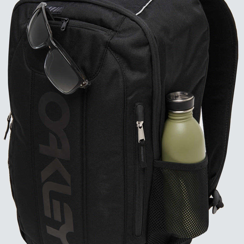 
                      
                        OAKLEY ENDURO 20L 3.0
                      
                    